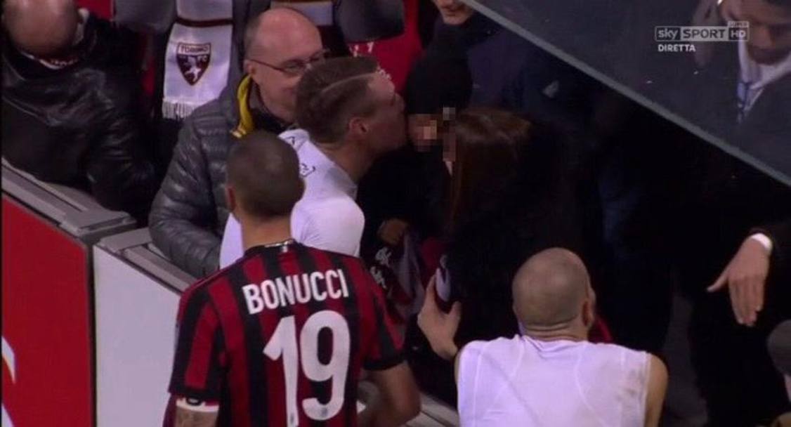 Belotti saluta il figlio di Bonucci dopo Milan-Torino